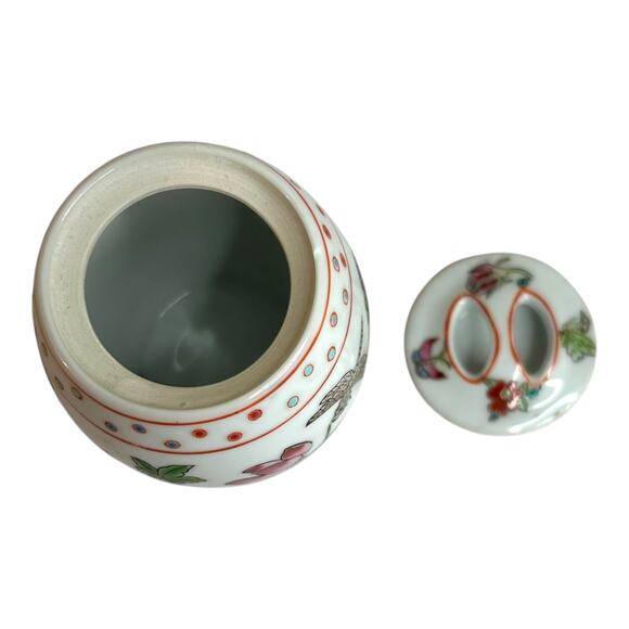 Vintage Chinese Porcelain Jar Ginger Jar with Lid Famille Rose Style Flowers - Picture 8 of 8